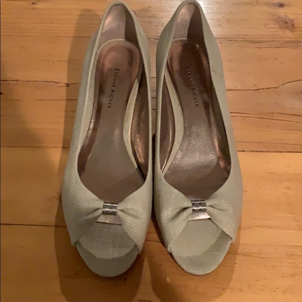 Linen textured wedge heels with open toe